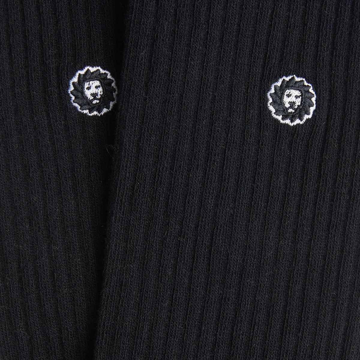 7 x Athletic Essentials Lion - Negro